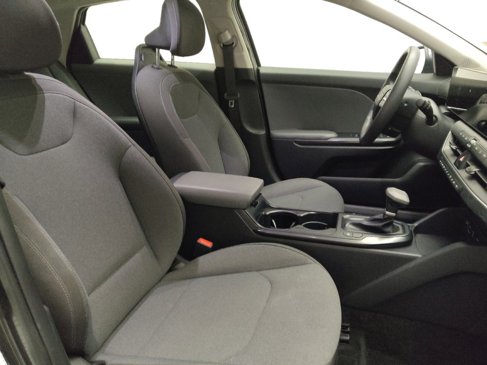 Used 2025 Kia K4 FWD image 21