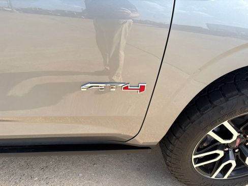 Used 2023 GMC Yukon XL AT4 AWD/4WD image 4