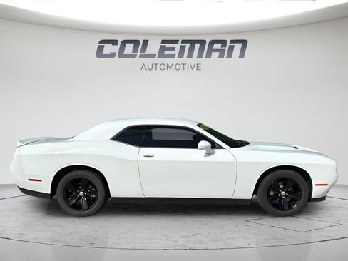 Used 2019 Dodge Challenger SXT RWD image 6