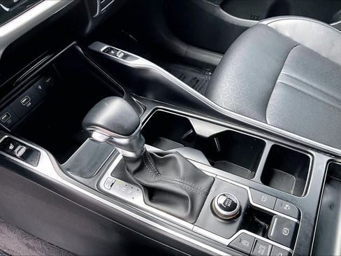 Used 2022 Kia Sorento EX w/ Panoramic Sunroof Package image 17