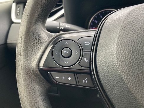 Used 2019 Toyota RAV4 LE image 12