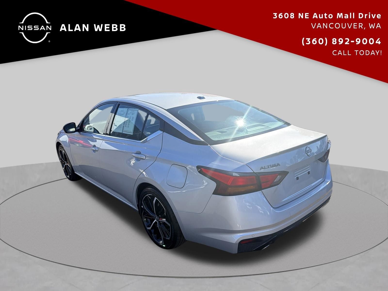 Used 2024 Nissan Altima 2.5 SR w/ SR Premium Package FWD image 5