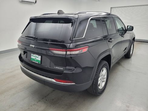 Used 2023 Jeep Grand Cherokee Laredo w/ Luxury Tech Group I AWD/4WD image 9