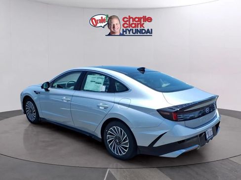 New 2026 Hyundai Sonata Limited FWD image 3