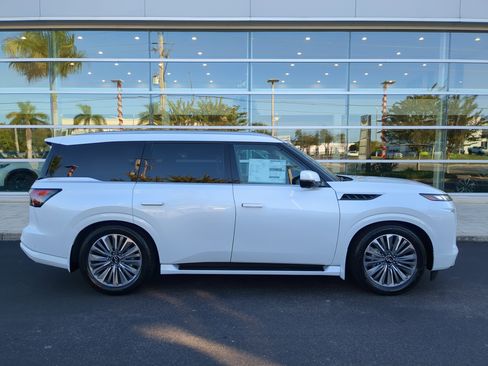 New 2026 INFINITI QX80 Luxe w/ Cargo Package image 3