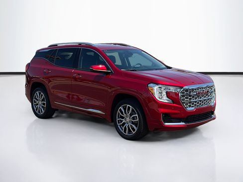 Used 2023 GMC Terrain Denali AWD/4WD image 3