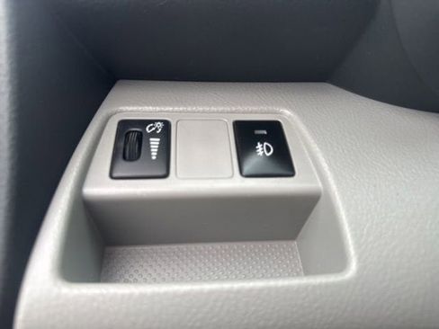 Used 2012 Toyota RAV4 4WD w/ Upgrade Value Pkg image 16