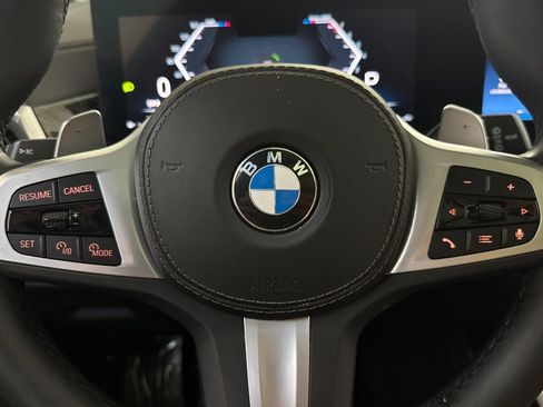 Used 2025 BMW X7 xDrive40i w/ M Sport Package AWD/4WD image 18