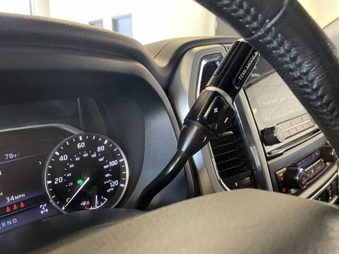 Used 2021 Nissan Titan SV w/ SV Convenience Package image 34