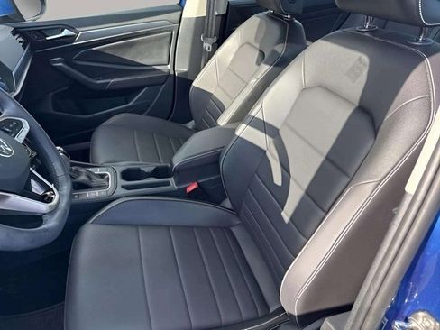 Used 2024 Volkswagen Jetta SE w/ Panoramic Sunroof Package image 13