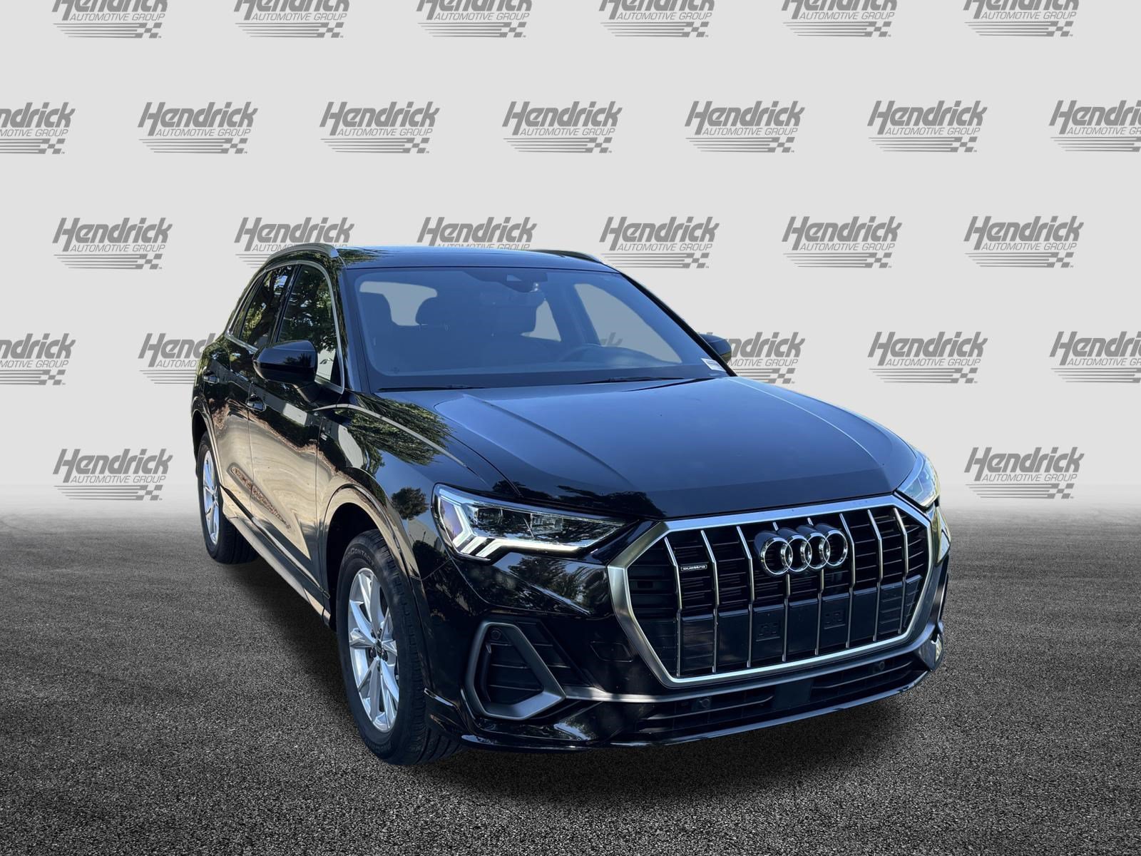 Used 2025 Audi Q3 2.0T Premium Plus w/ Premium Plus Package AWD/4WD image 2