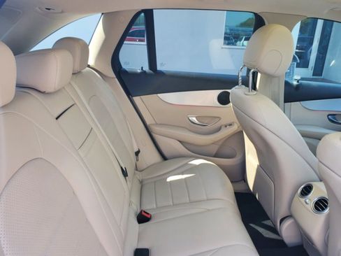 Used 2021 Mercedes-Benz GLC 300 GLC 300 SUV image 33