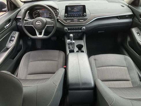 Used 2025 Nissan Altima 2.5 SV image 19