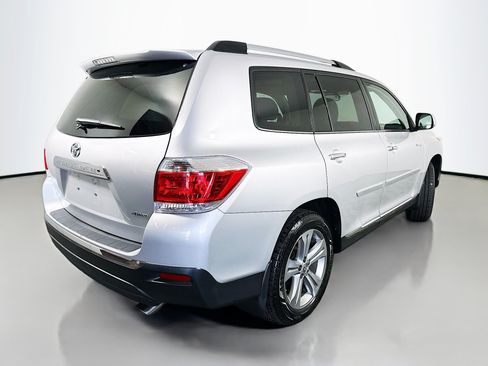 Used 2011 Toyota Highlander Limited w/ Tow Pkg AWD/4WD image 7