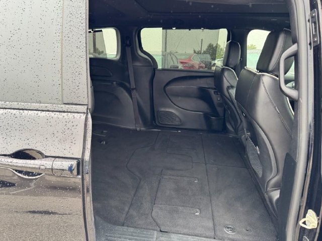 Used 2025 Chrysler Pacifica Limited FWD image 12