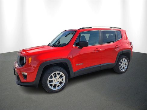 Used 2022 Jeep Renegade Latitude w/ Convenience Group image 2