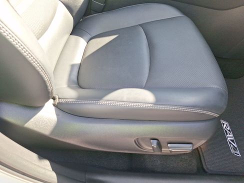 Used 2022 Toyota RAV4 Limited image 35