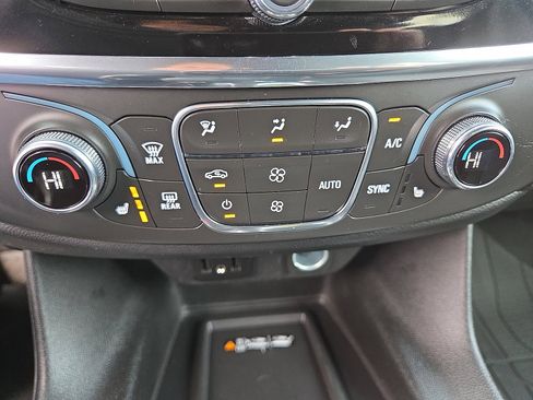 Used 2023 Chevrolet Traverse LT w/ LPO, Floor Liner Package image 29