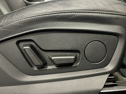 Used 2019 Audi Q8 Premium w/ Convenience Package AWD/4WD image 21