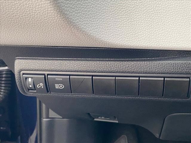 Used 2023 Toyota Corolla SE FWD image 11