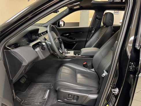 Used 2025 Land Rover Range Rover Evoque S image 9
