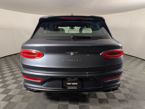 Used 2022 Bentley Bentayga AWD/4WD image 6