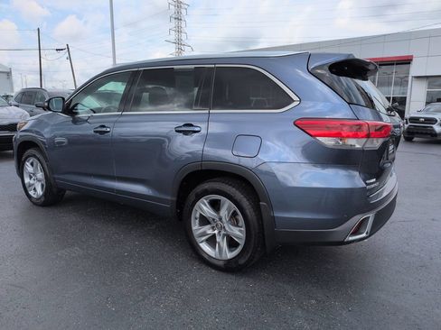 Used 2017 Toyota Highlander Limited AWD/4WD image 3