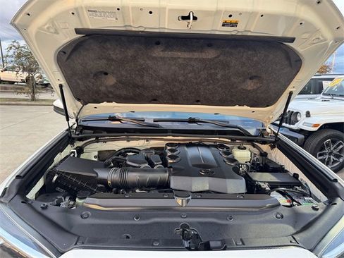 Used 2022 Toyota 4Runner SR5 image 26