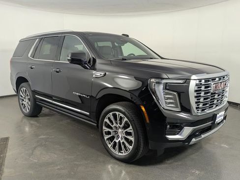Used 2025 GMC Yukon Denali w/ Denali Reserve Package AWD/4WD image 2