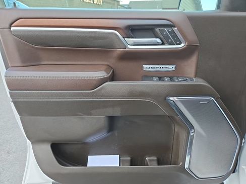 Used 2024 GMC Sierra 1500 Denali w/ Technology Package AWD/4WD image 15