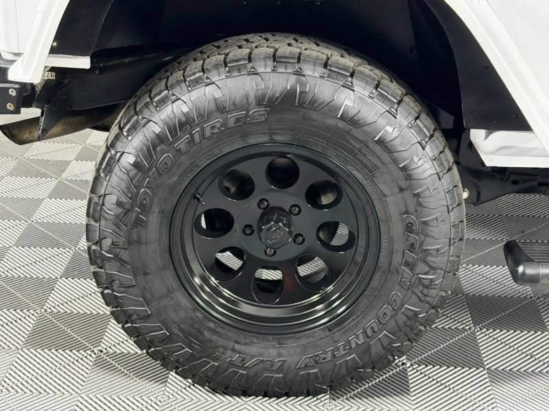 Used 2018 Jeep Wrangler Unlimited Rubicon w/ Connectivity Group AWD/4WD image 76