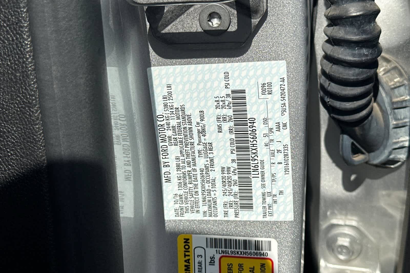Used 2017 Lincoln Continental Select FWD image 29