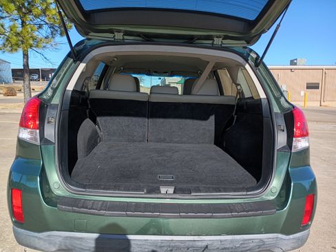 Used 2010 Subaru Outback 2.5i Limited image 5