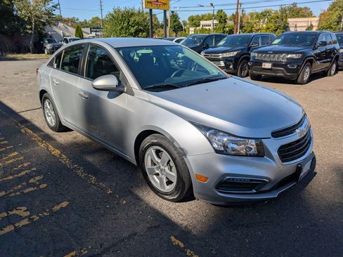 Used 2015 Chevrolet Cruze LT image 4