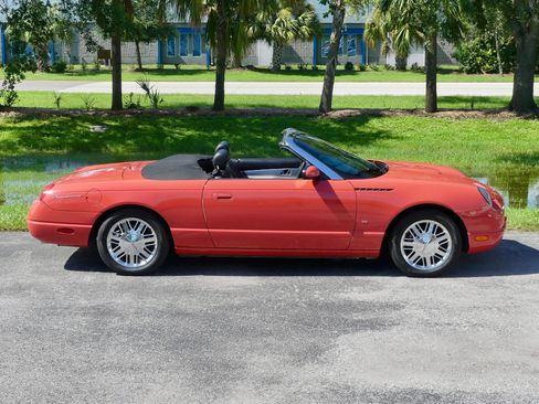 Used 2003 Ford Thunderbird image 24