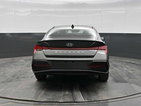 New 2026 Hyundai Elantra SEL Sport Premium image 6
