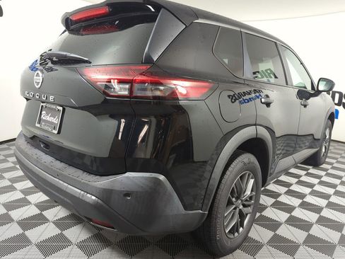 Used 2021 Nissan Rogue S image 5