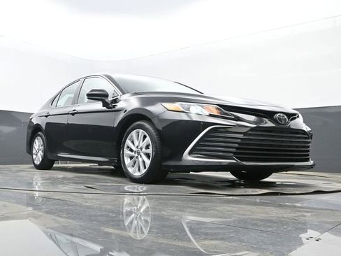 Used 2023 Toyota Camry LE image 25