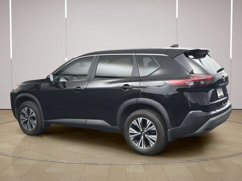 Certified 2023 Nissan Rogue SV FWD image 5