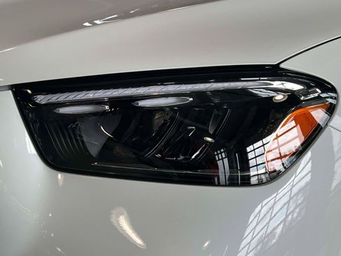 Used 2025 Mercedes-Benz GLE 450e 4MATIC image 7