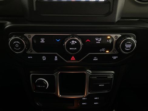 Used 2023 Jeep Wrangler Unlimited Sport image 23