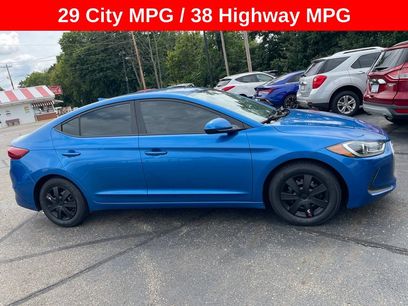 Used 2018 Hyundai Elantra SE w/ SE Connectivity Package 04