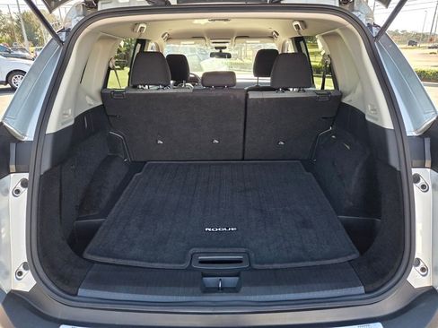 Used 2023 Nissan Rogue SV image 15