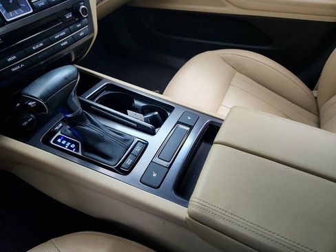 Used 2018 Genesis G80 3.8 RWD image 18
