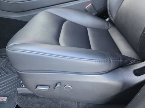 Used 2023 Tesla Model Y Long Range image 14