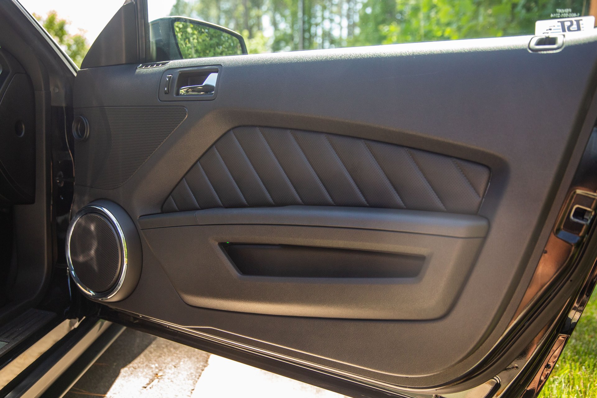 Used 2010 Ford Mustang GT RWD image 45
