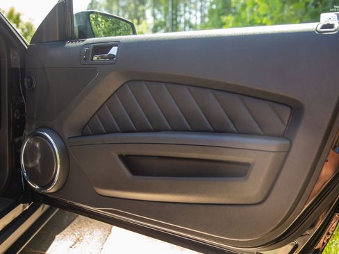 Used 2010 Ford Mustang GT RWD image 45