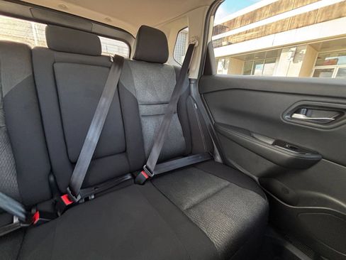 Used 2025 Nissan Rogue SV FWD image 39