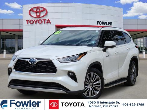 Used 2021 Toyota Highlander Platinum AWD/4WD image 1