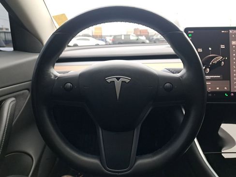 Used 2018 Tesla Model 3 Mid Range image 19